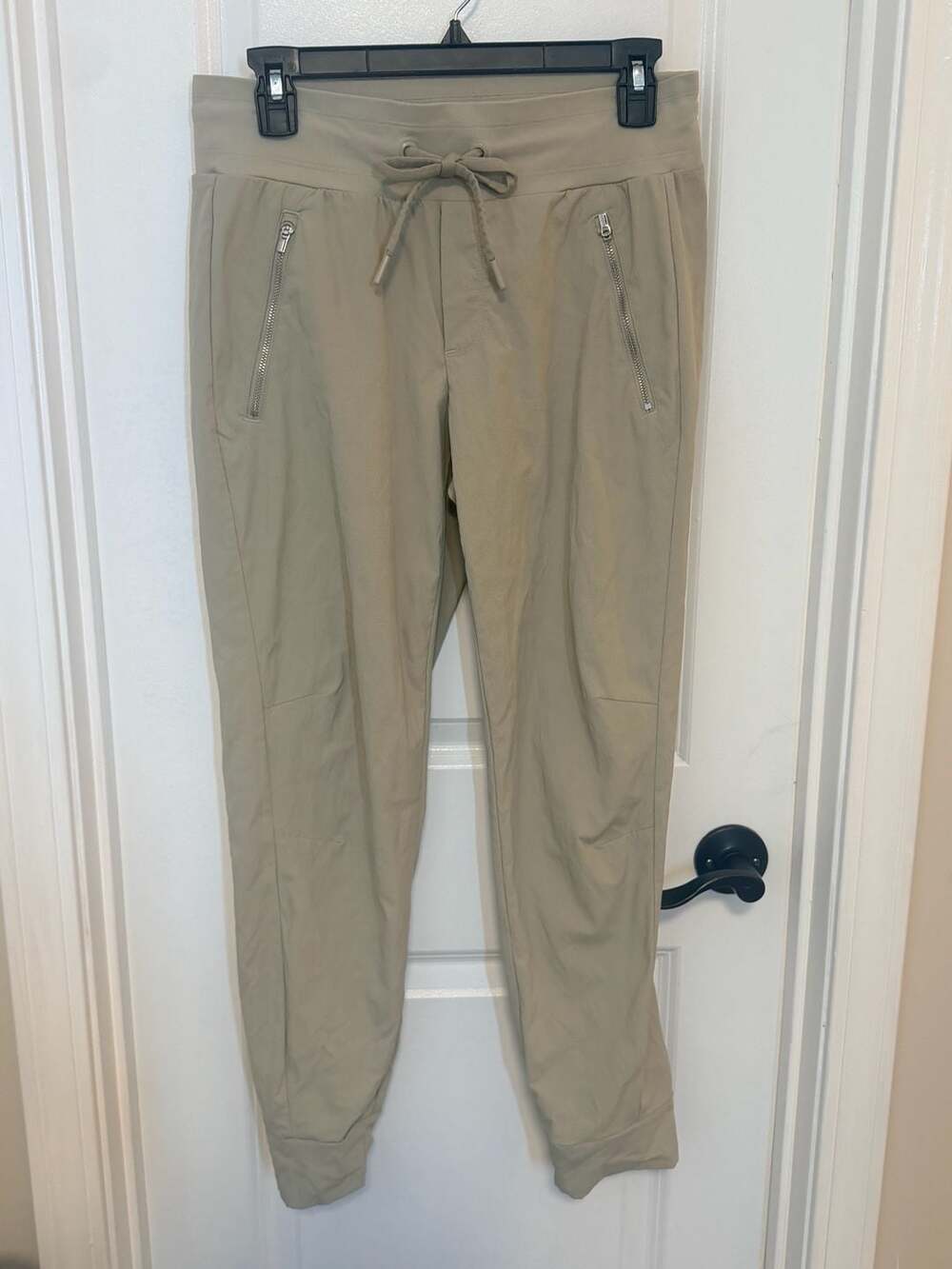 Athleta Trekkie North Jogger Pants Women's Size 4 Beige Ripstop Athletic Hiking
